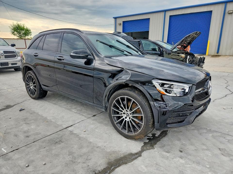 2021 MERCEDES-BENZ GLC 300 4