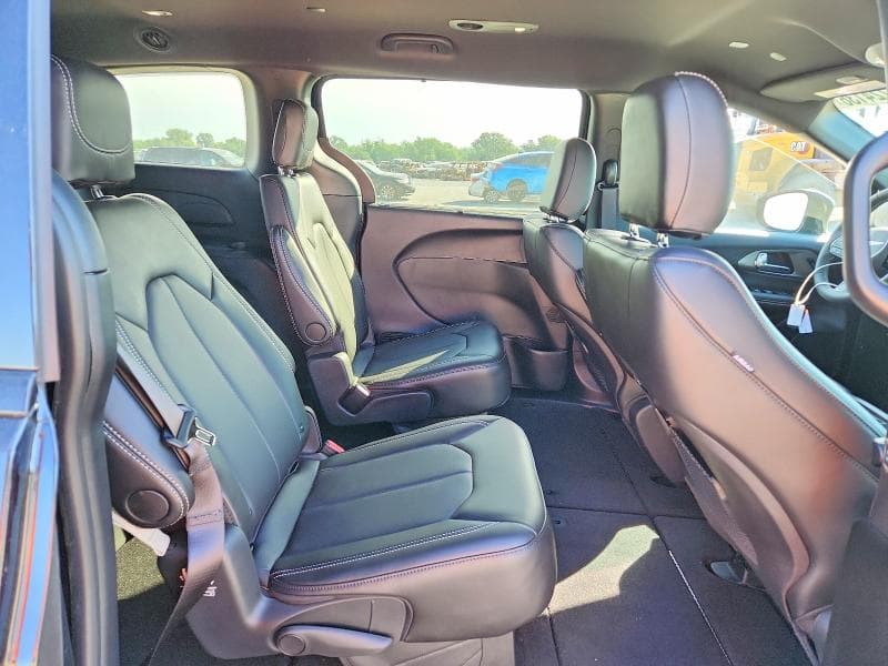 2026 CHRYSLER PACIFICA SELECT SELECT 11