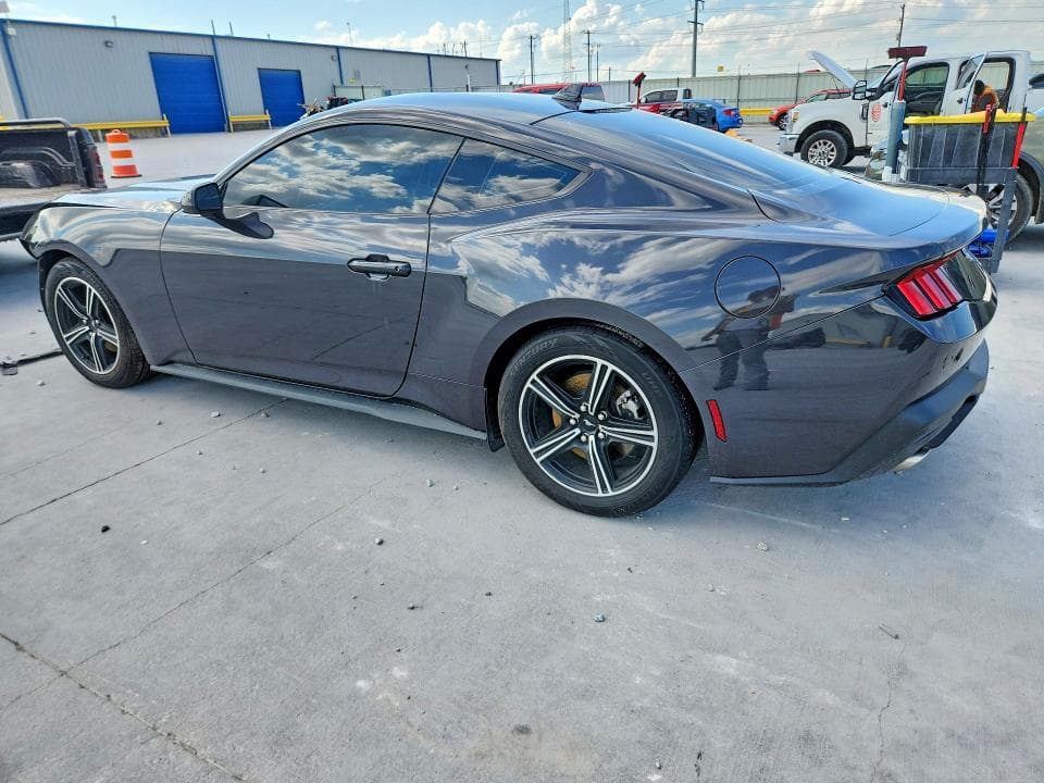 2024 FORD MUSTANG 2