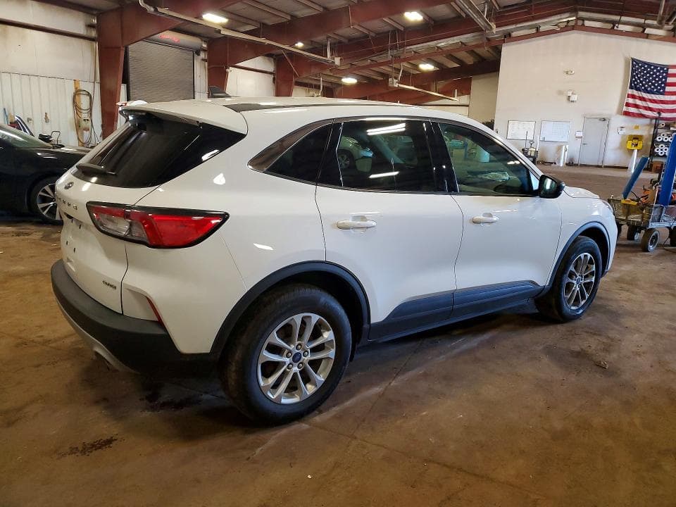 2022 FORD ESCAPE SE 3