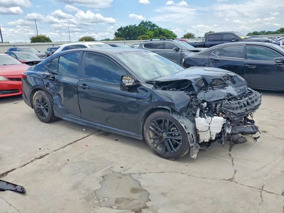 2025 TOYOTA CAMRY SE 4