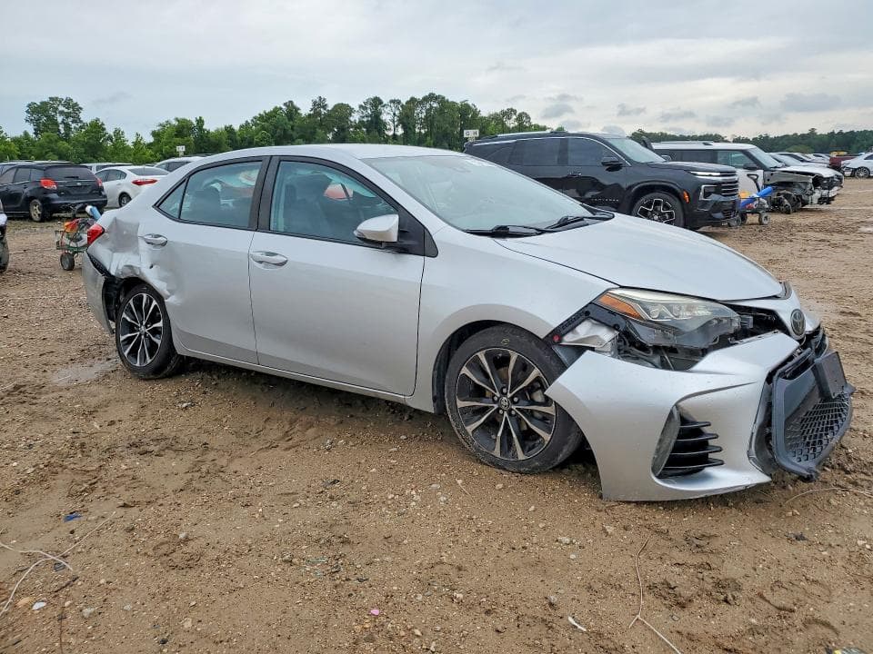 2017 TOYOTA COROLLA SE 4