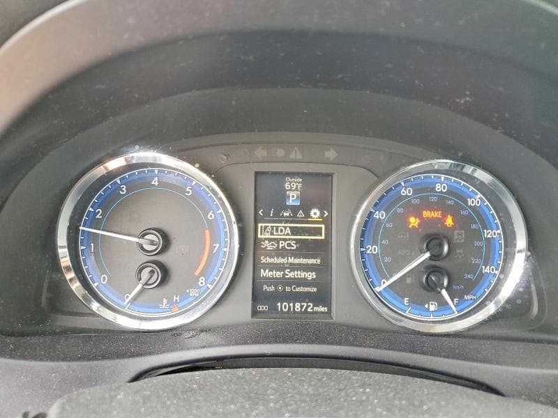 2017 TOYOTA COROLLA SE 9