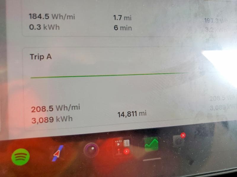 2025 TESLA MODEL 3 9