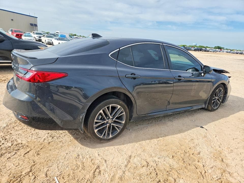 2025 TOYOTA CAMRY XLE 3
