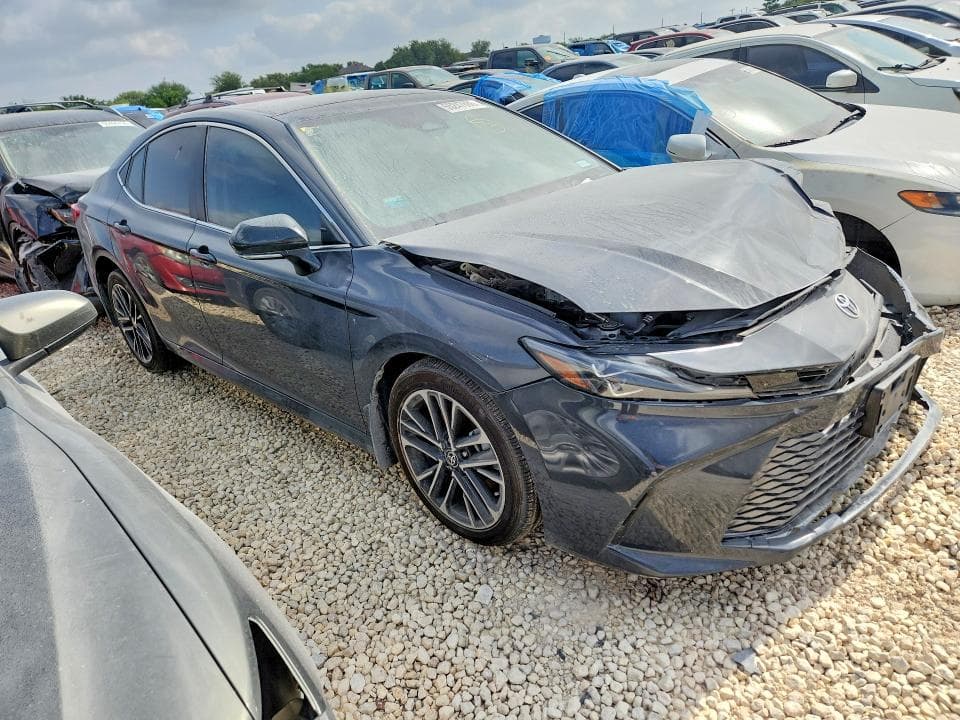 2025 TOYOTA CAMRY XLE 4