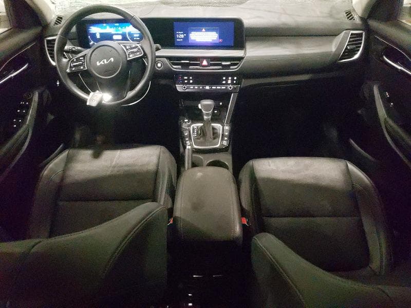 2024 KIA SELTOS EX EX 8
