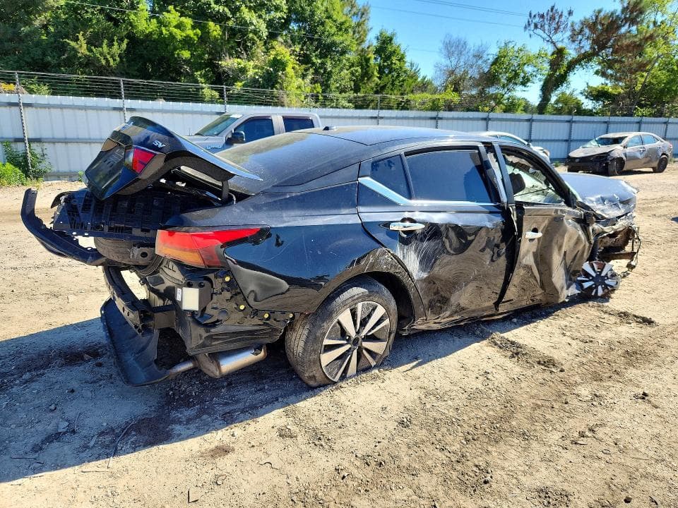 2022 NISSAN ALTIMA SV 3