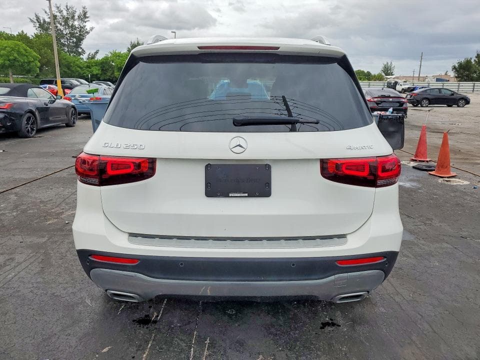 2022 MERCEDES-BENZ GLB 250 4MATIC 6