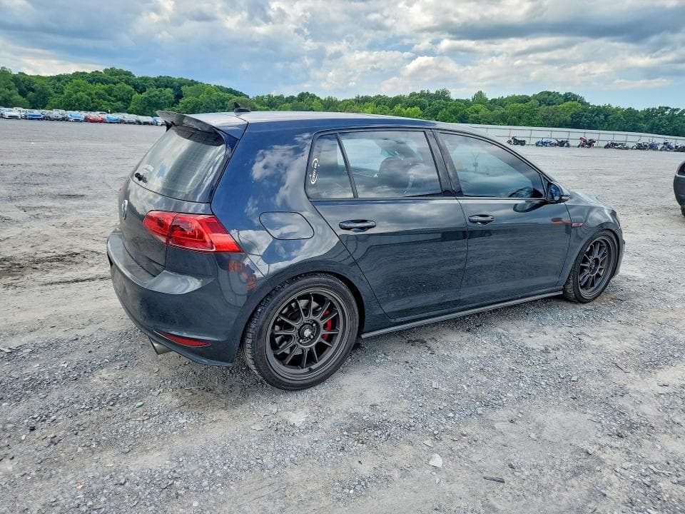2017 VOLKSWAGEN GTI SPORT 3