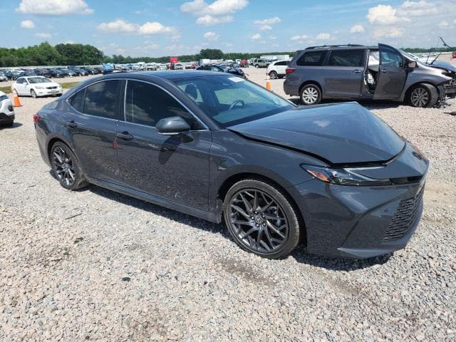 2025 TOYOTA CAMRY XLE XLE 4