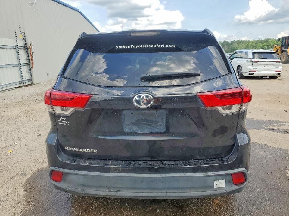 2019 TOYOTA HIGHLANDER LE 6
