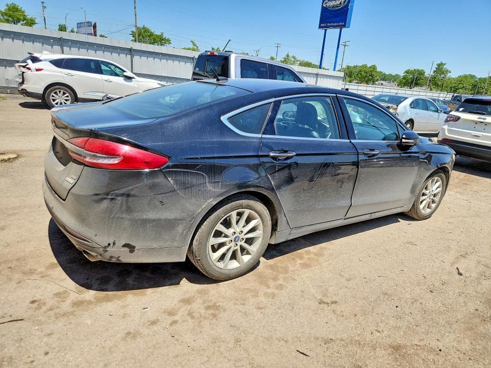 2017 FORD FUSION SE 3