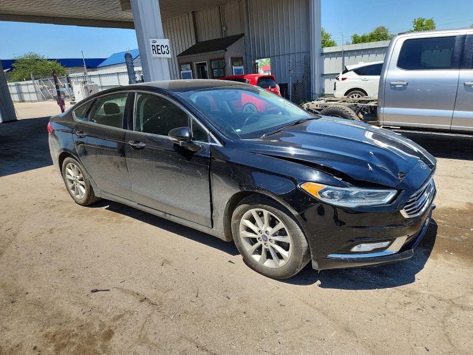 2017 FORD FUSION SE 4