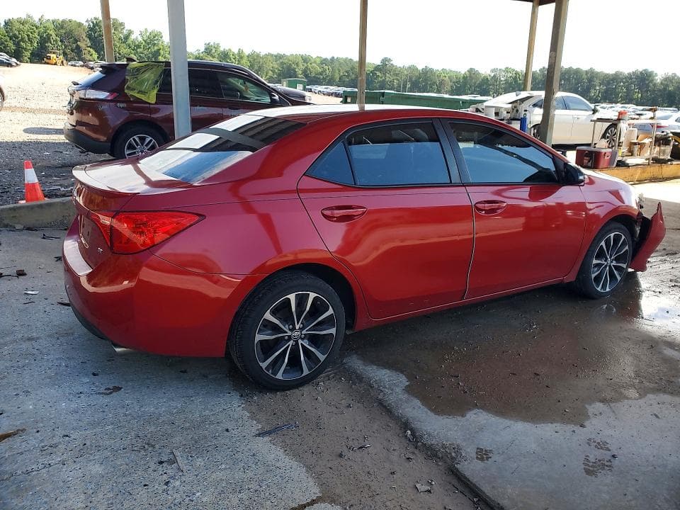 2018 TOYOTA COROLLA SE 3