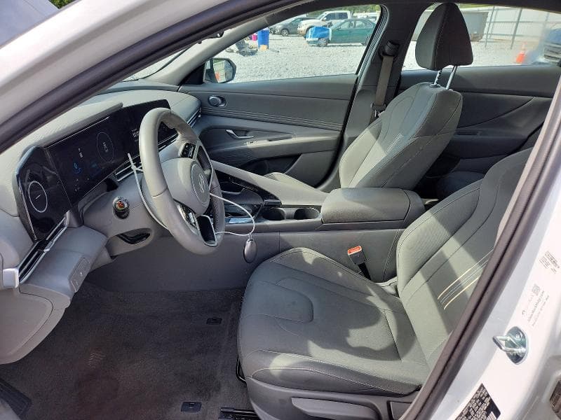 2025 HYUNDAI ELANTRA SEL 7