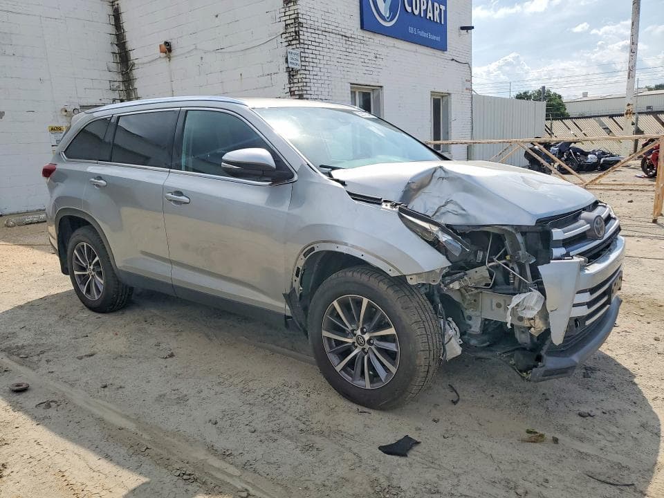 2019 TOYOTA HIGHLANDER XLE 4
