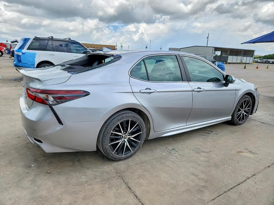 2023 TOYOTA CAMRY SE SE 3