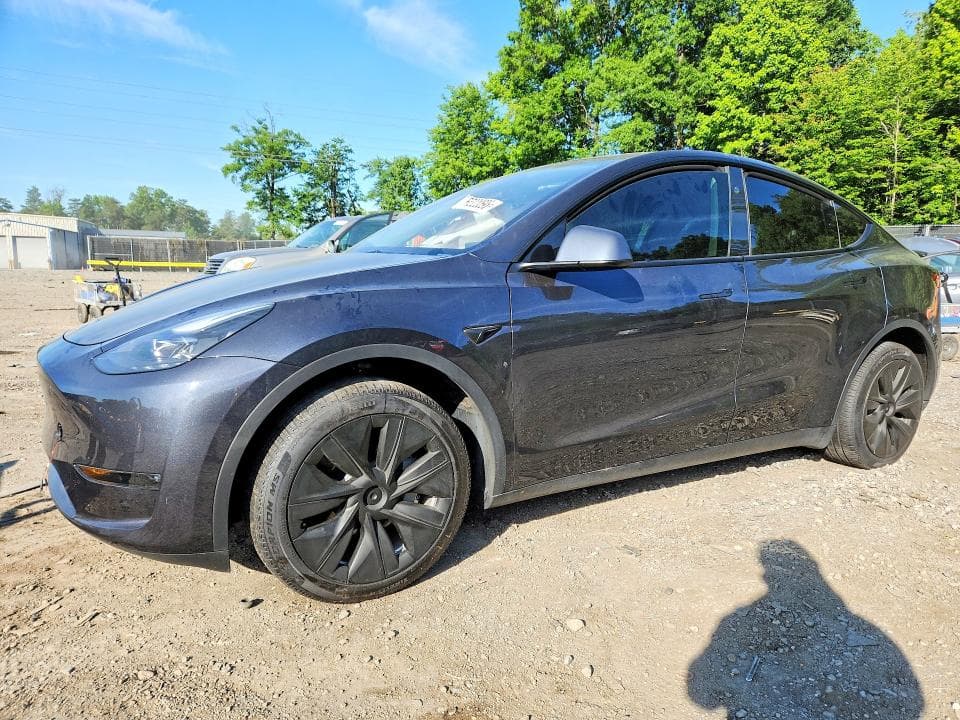 2024 TESLA MODEL Y 1