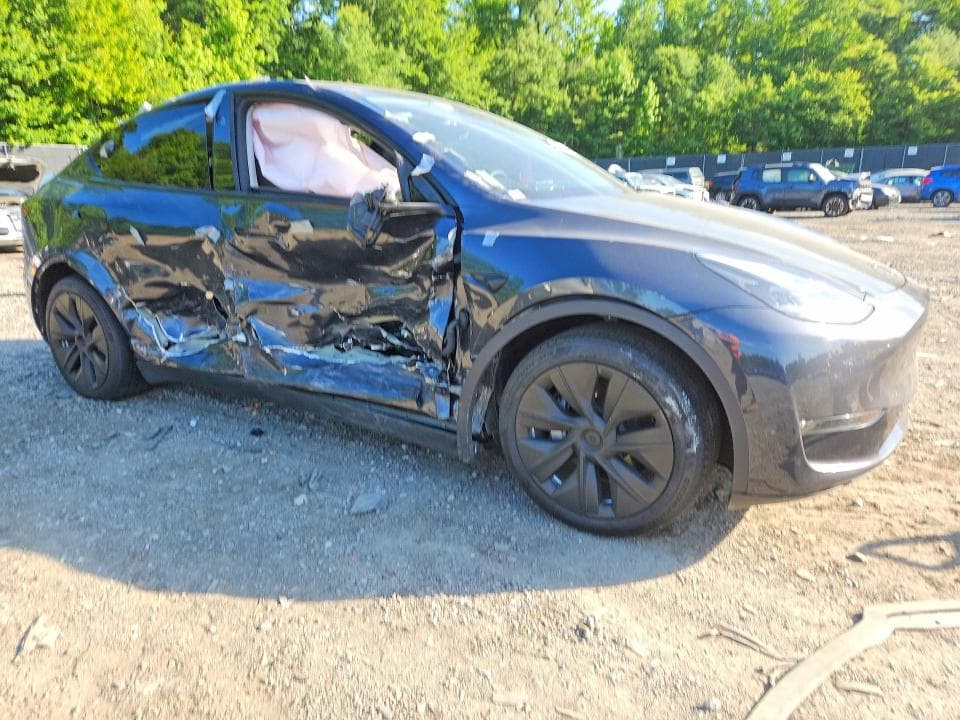 2024 TESLA MODEL Y 4