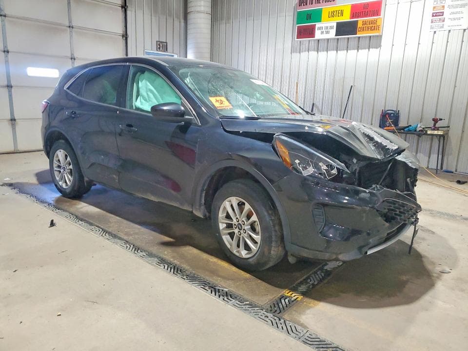 2021 FORD ESCAPE SE 4