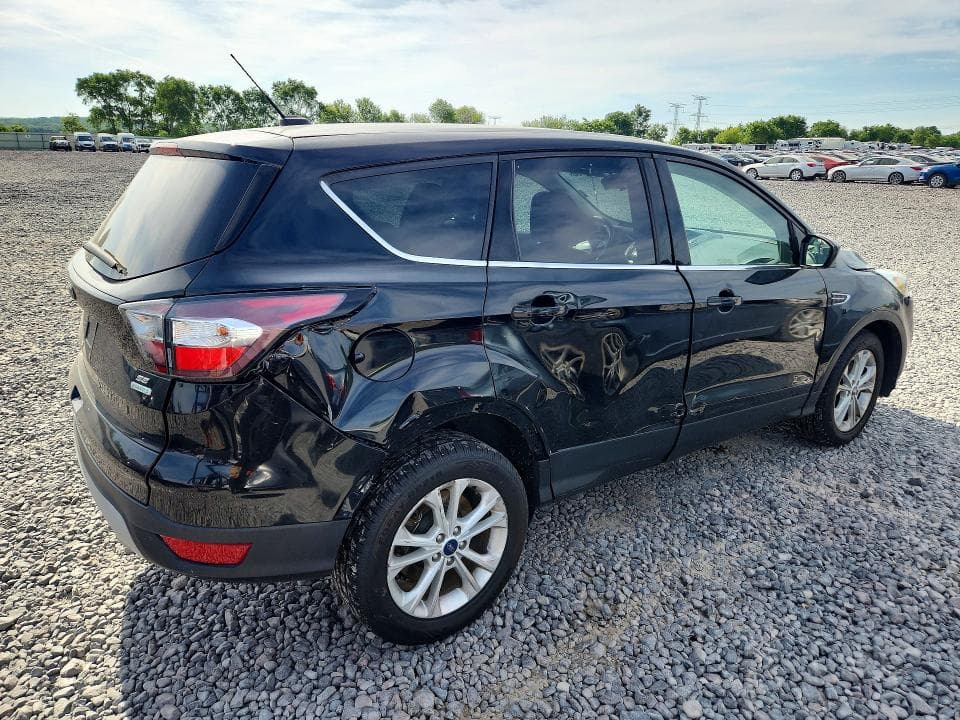 2017 FORD ESCAPE SE 3