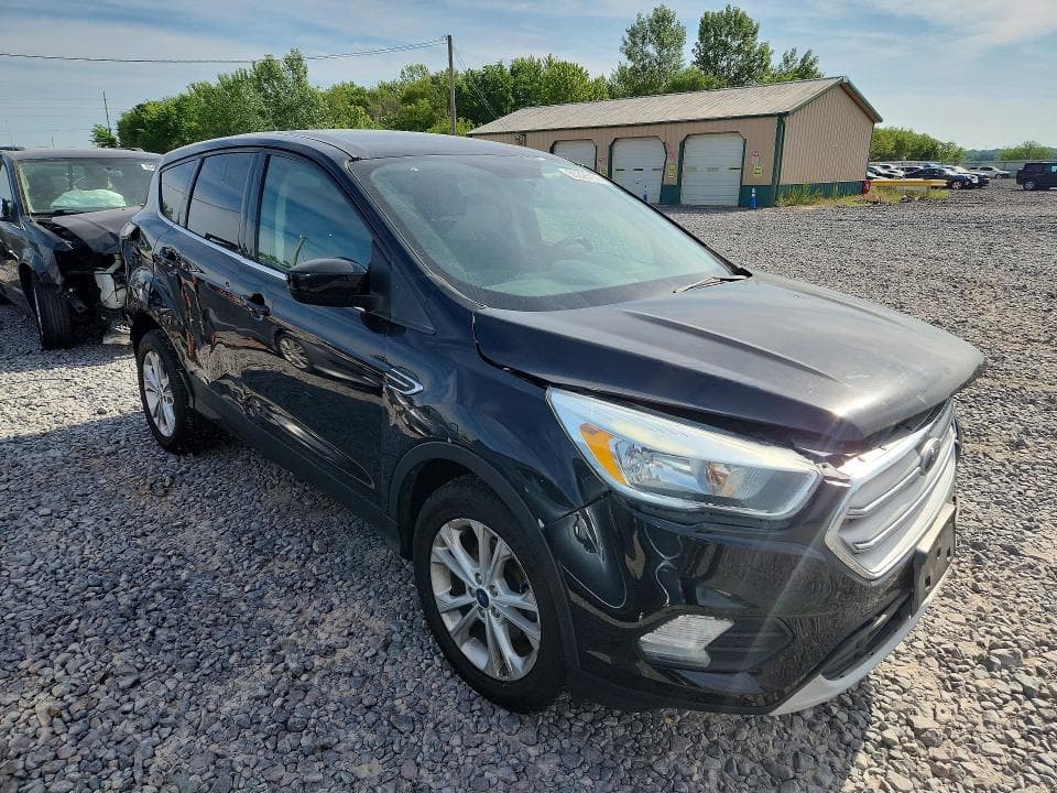 2017 FORD ESCAPE SE 4