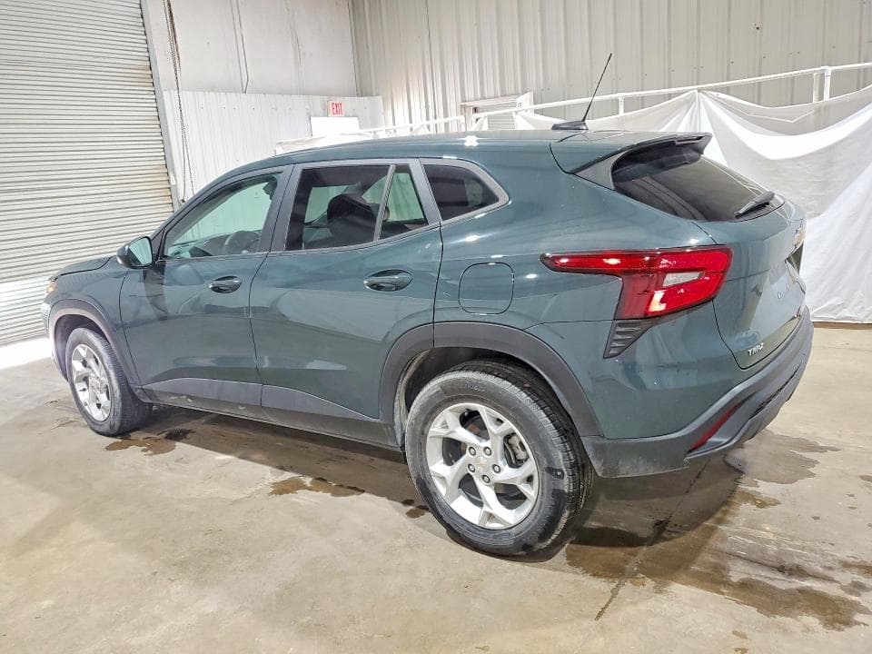 2025 CHEVROLET TRAX LS 2