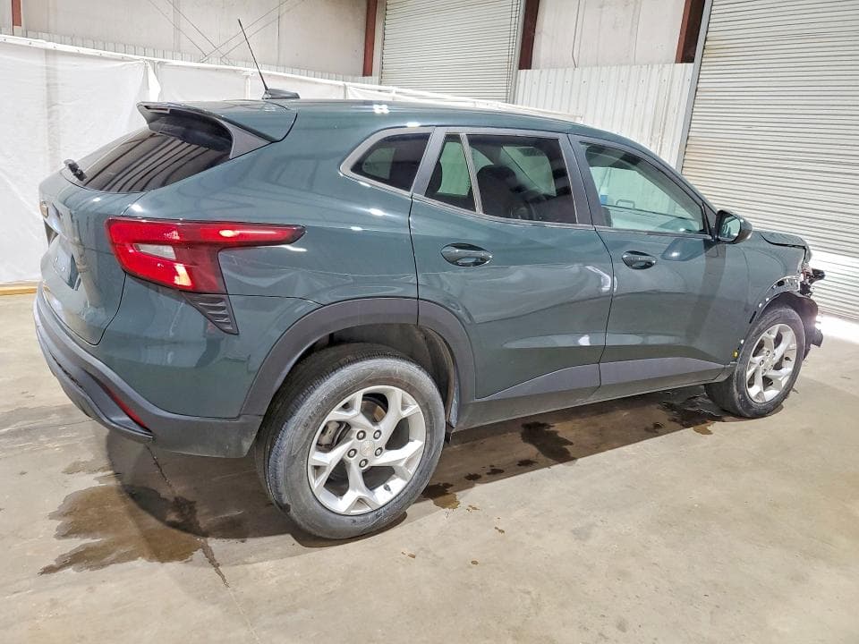 2025 CHEVROLET TRAX LS 3