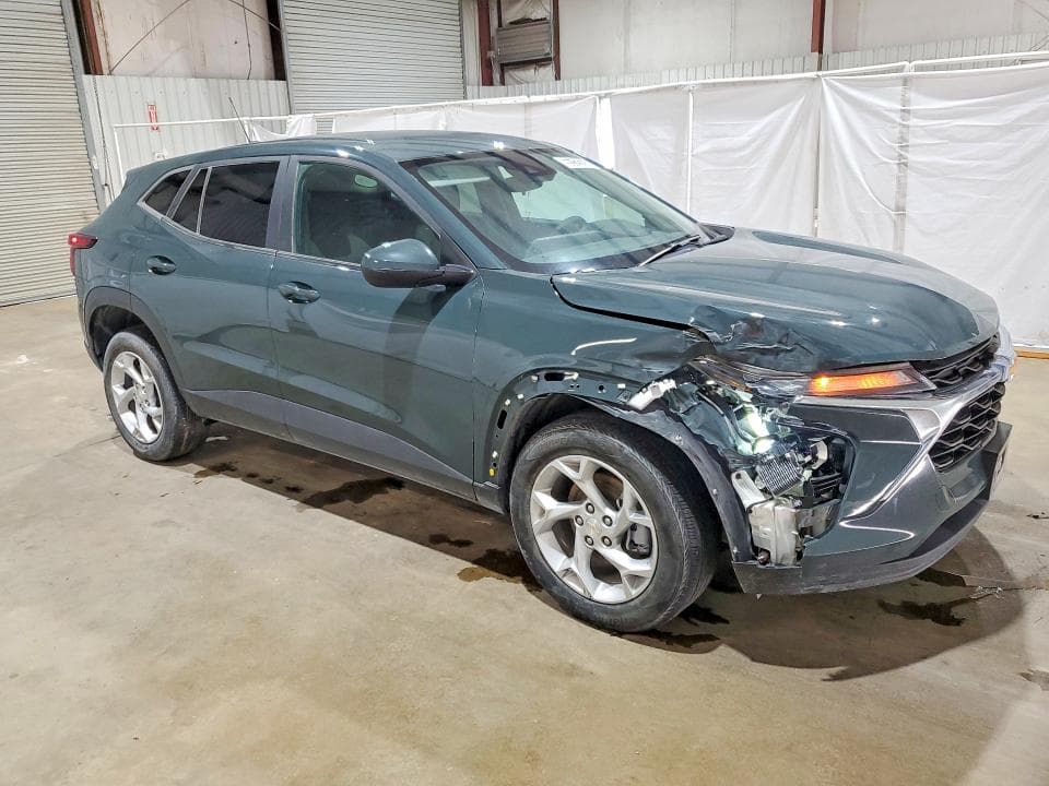 2025 CHEVROLET TRAX LS 4
