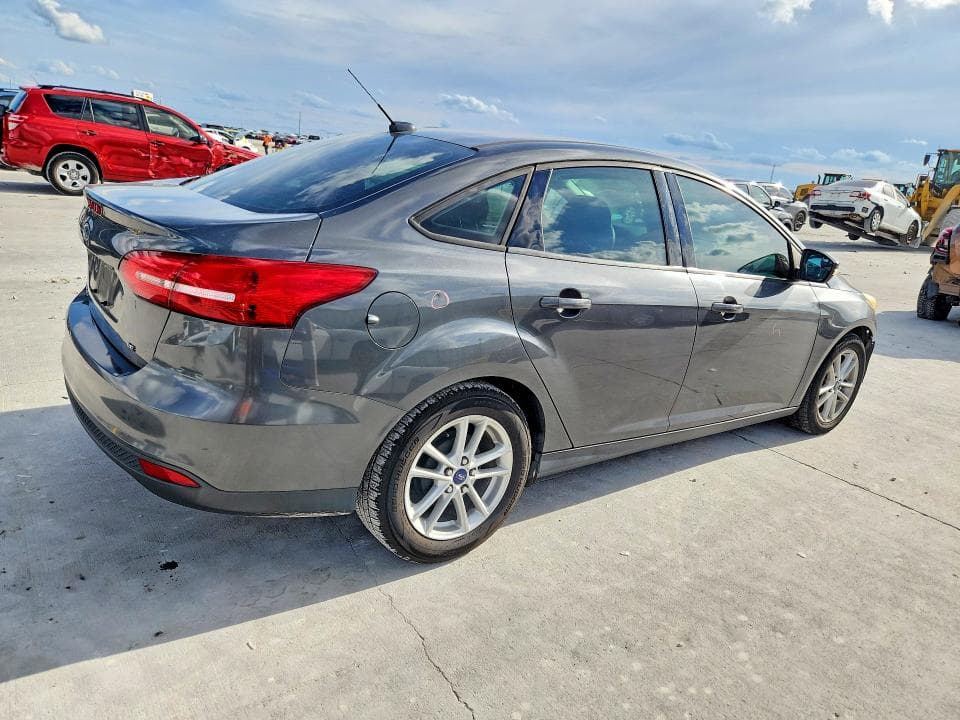 2017 FORD FOCUS SE 3
