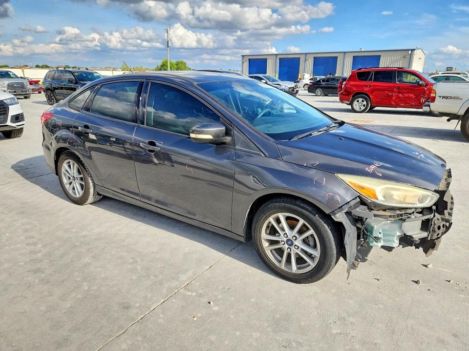 2017 FORD FOCUS SE 4
