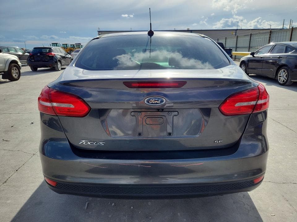 2017 FORD FOCUS SE 6