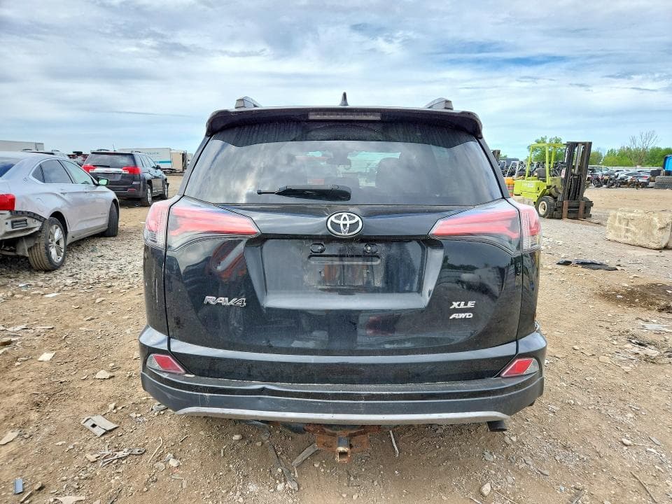 2017 TOYOTA RAV4 XLE XLE 6
