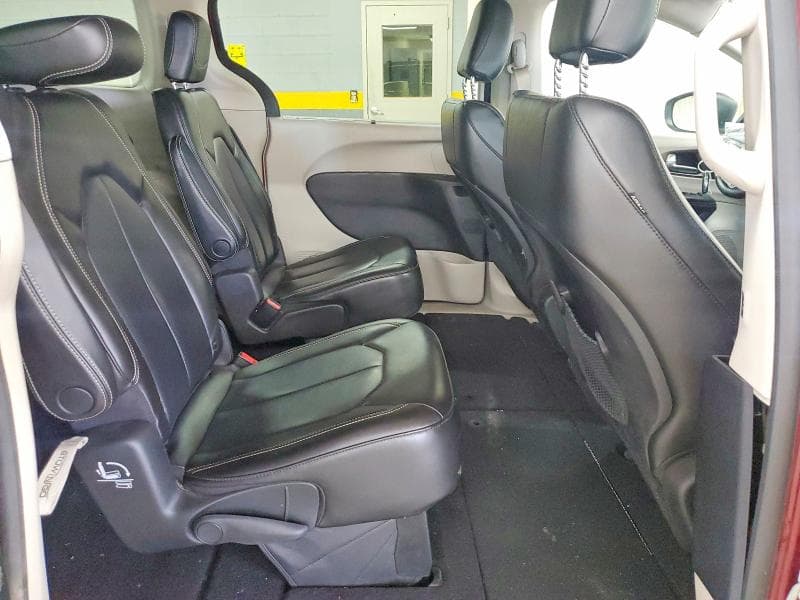 2020 CHRYSLER VOYAGER LXI 11