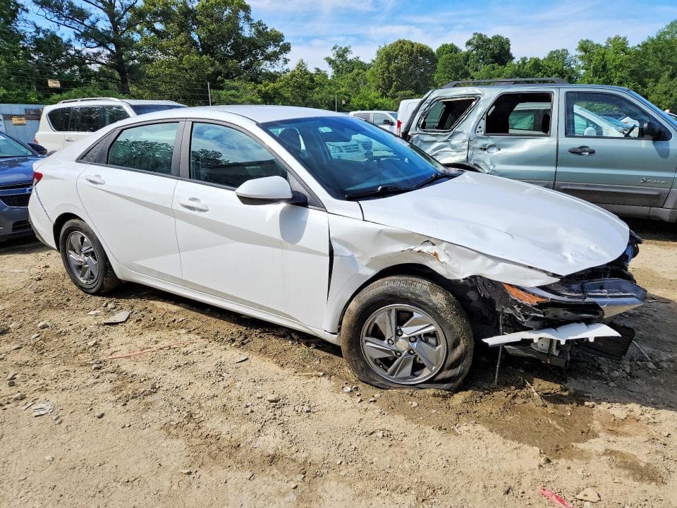 2024 HYUNDAI ELANTRA SE SE 4