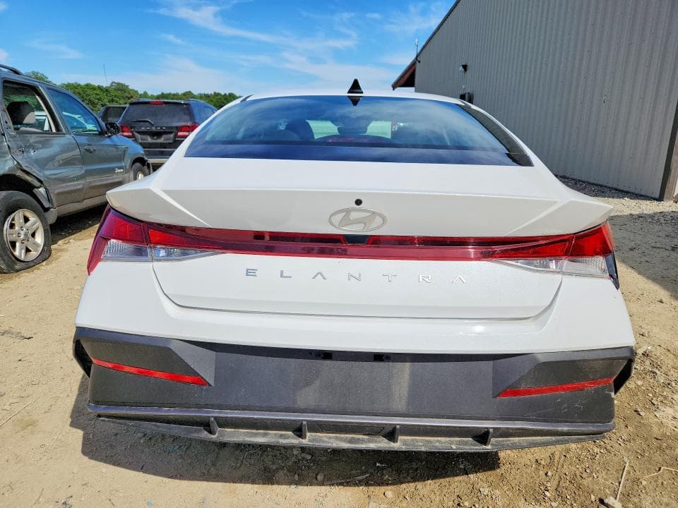 2024 HYUNDAI ELANTRA SE SE 6
