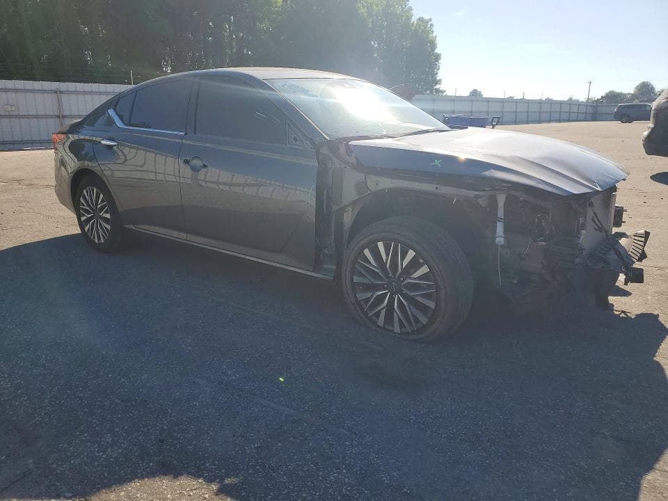 2025 NISSAN ALTIMA SV 4