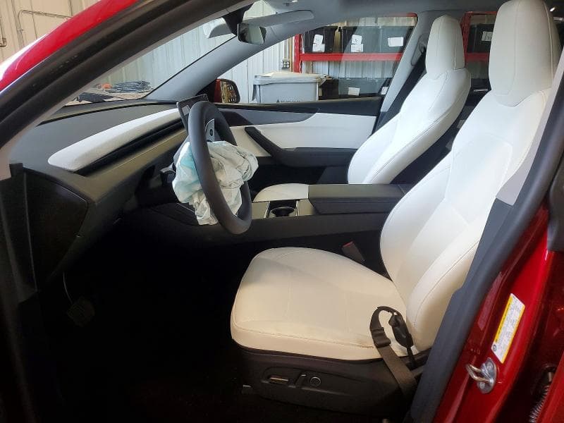 2026 TESLA MODEL Y 7