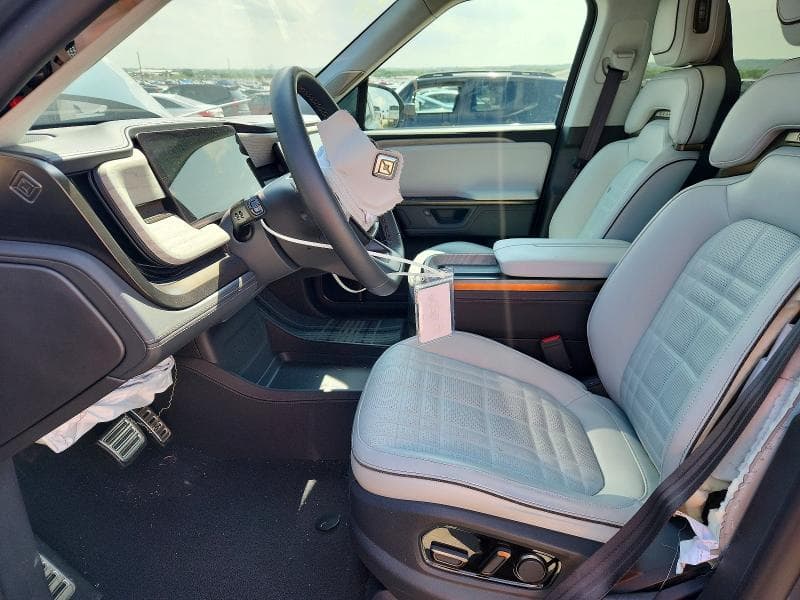 2025 RIVIAN R1S PREMIUM 7