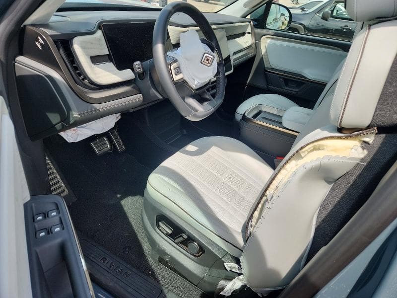 2025 RIVIAN R1S PREMIUM 8