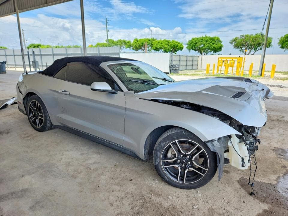 2019 FORD MUSTANG 4