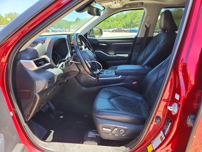 2021 TOYOTA HIGHLANDER XLE 7