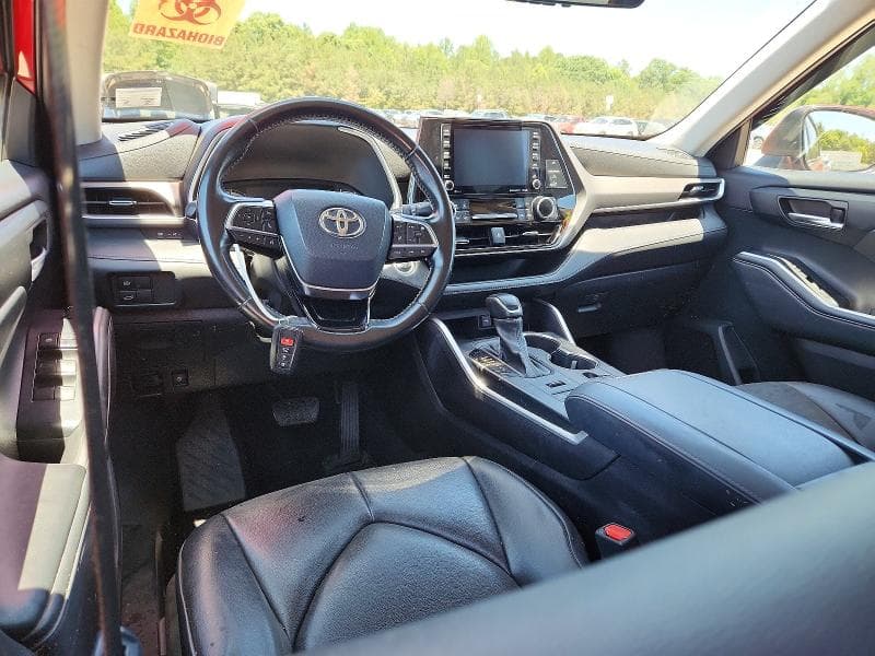 2021 TOYOTA HIGHLANDER XLE 8