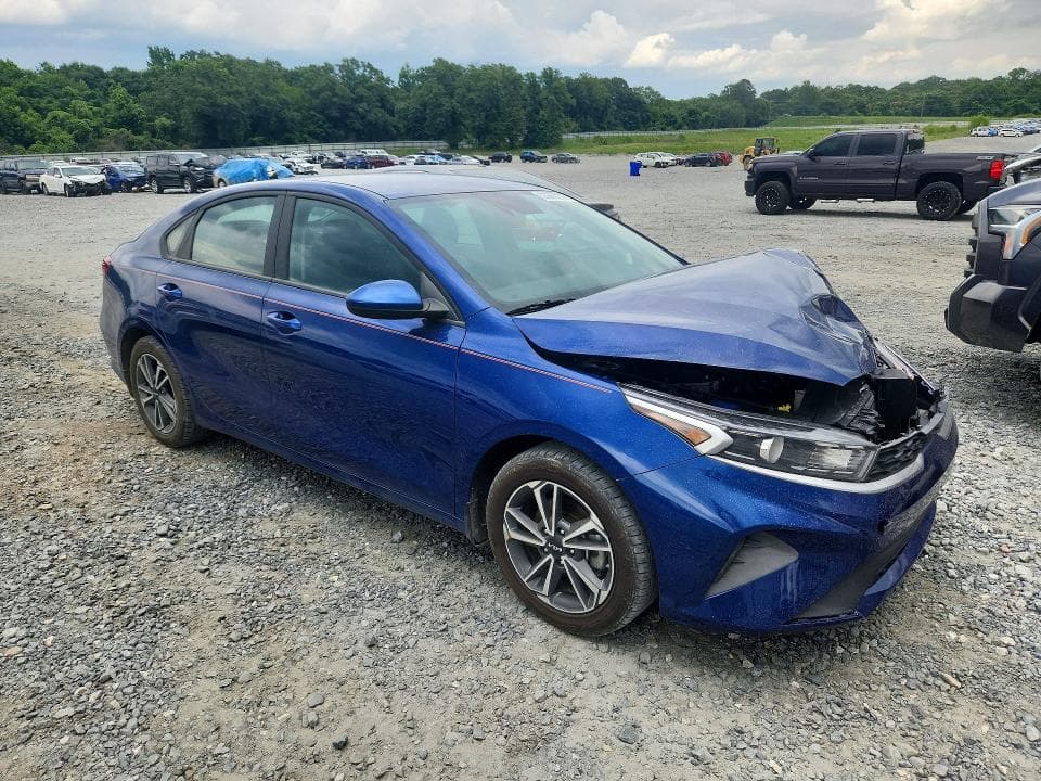 2023 KIA FORTE LXS 4