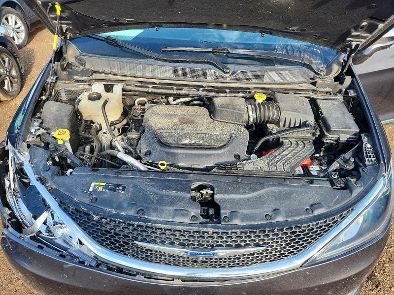 2018 CHRYSLER PACIFICA LIMITED 11