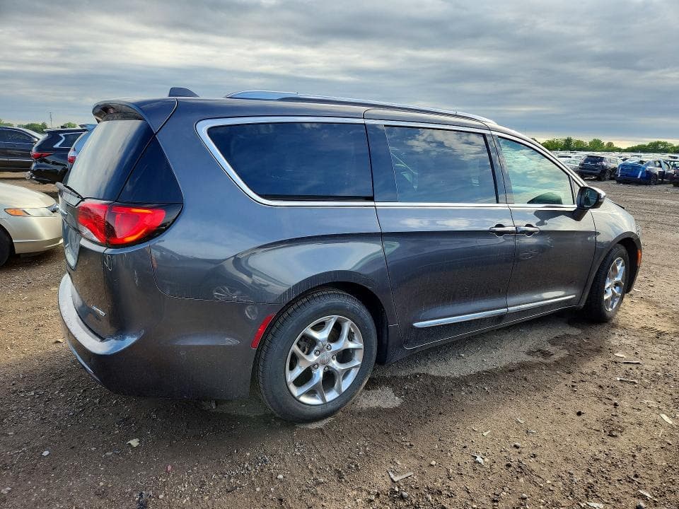 2018 CHRYSLER PACIFICA LIMITED 3