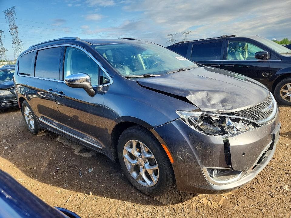 2018 CHRYSLER PACIFICA LIMITED 4