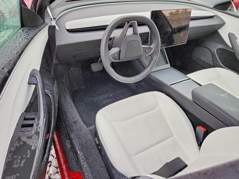 2025 TESLA MODEL 3 8