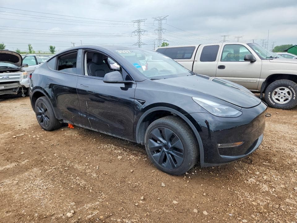 2024 TESLA MODEL Y 4